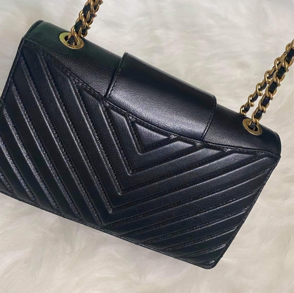 Chanel chevron crossbody - Picture 2 of 15